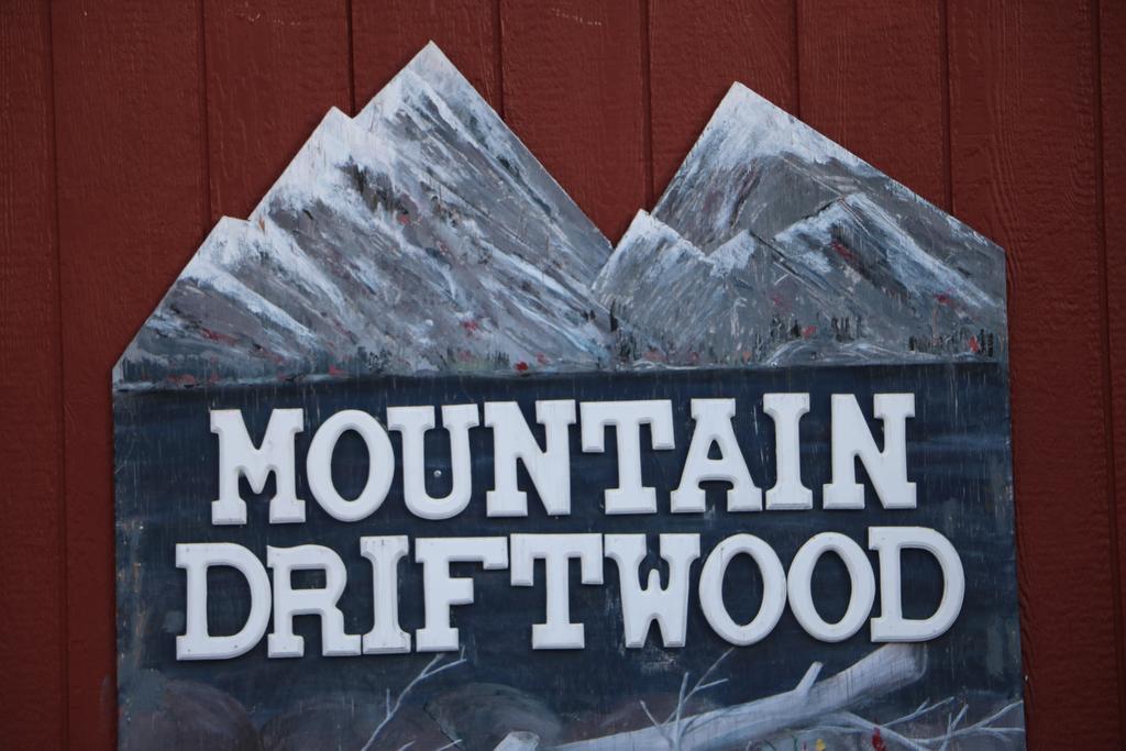 Mountain Driftwood Lodging Вейлмаунт Экстерьер фото